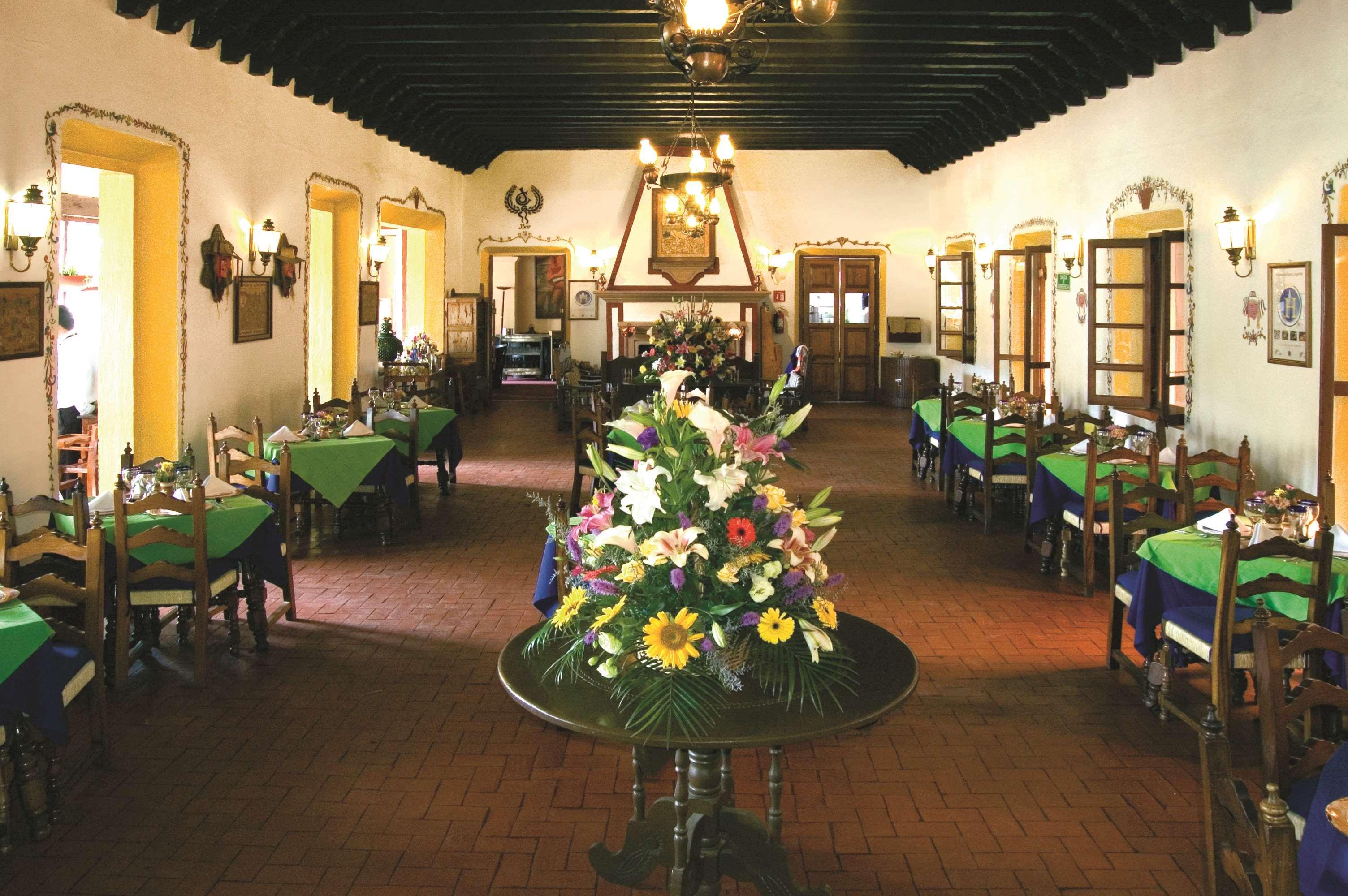 Best Western Plus Posada De Don Vasco Patzcuaro Restoran gambar